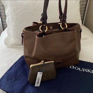 Dooney & Bourke Florentine Large Zip Barlow & Florentine elephant framed purse.